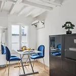 Le Louvre & Notre-Dame - Cityapartmentstay