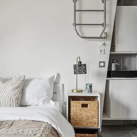 Le Louvre & Notre-Dame - Cityapartmentstay Parigi